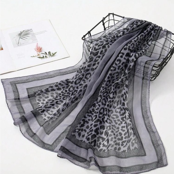 Leopard Print Sheer Scarf - Gray - Picture 4 of 6